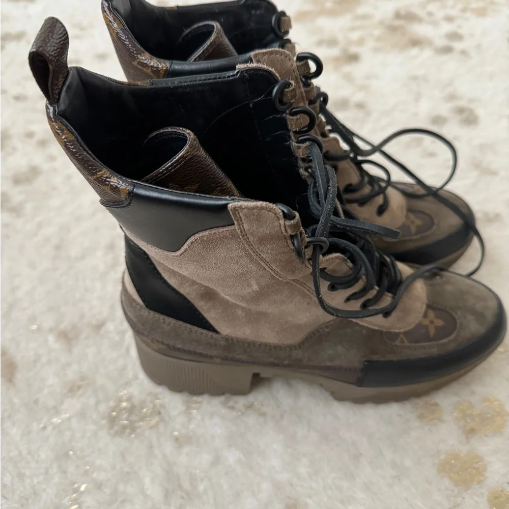 Laureate Platform Desert Boot - Picture 3 of 13